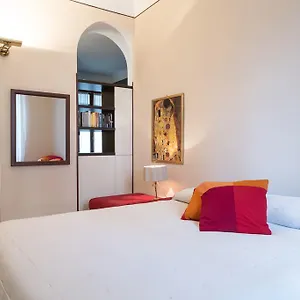 Plinius , Milano Italia